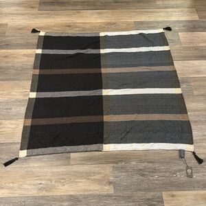 [Vince Camuto] striped blanket scarf with tassels